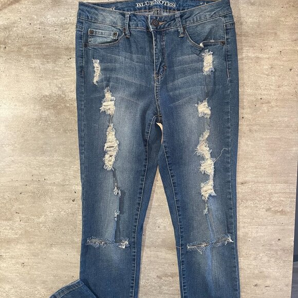 Ripped Blue Jeand- bluenotes - Picture 2 of 5